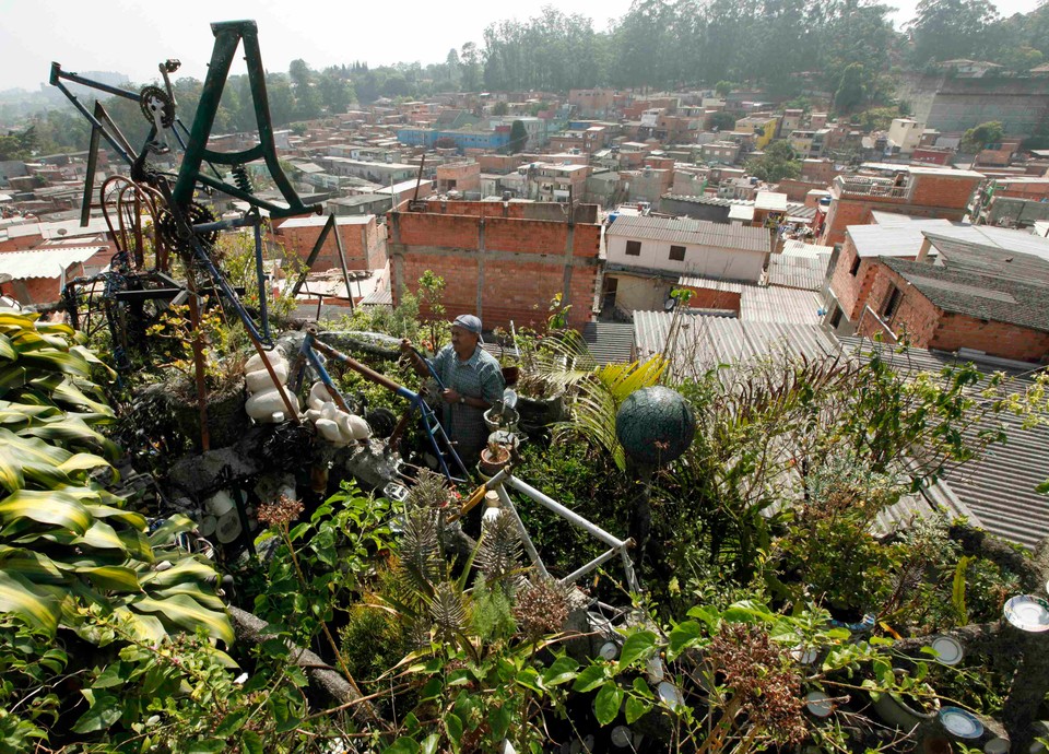 BRAZIL - SOCIETY