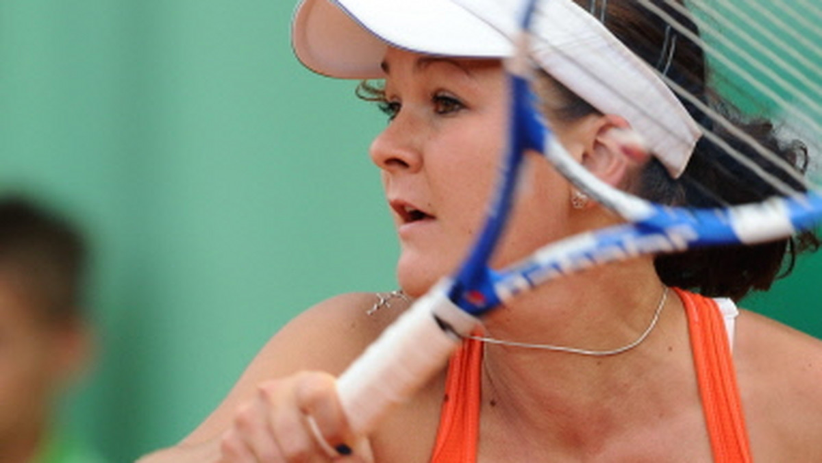 Agnieszka Radwańska z łatwością przeszła pierwsze dwie rundy Roland Garros i to pomimo urazu pleców. - Nie jest źle. Nastawiałam się na gorszy ból - mówi Agnieszka Radwańska.