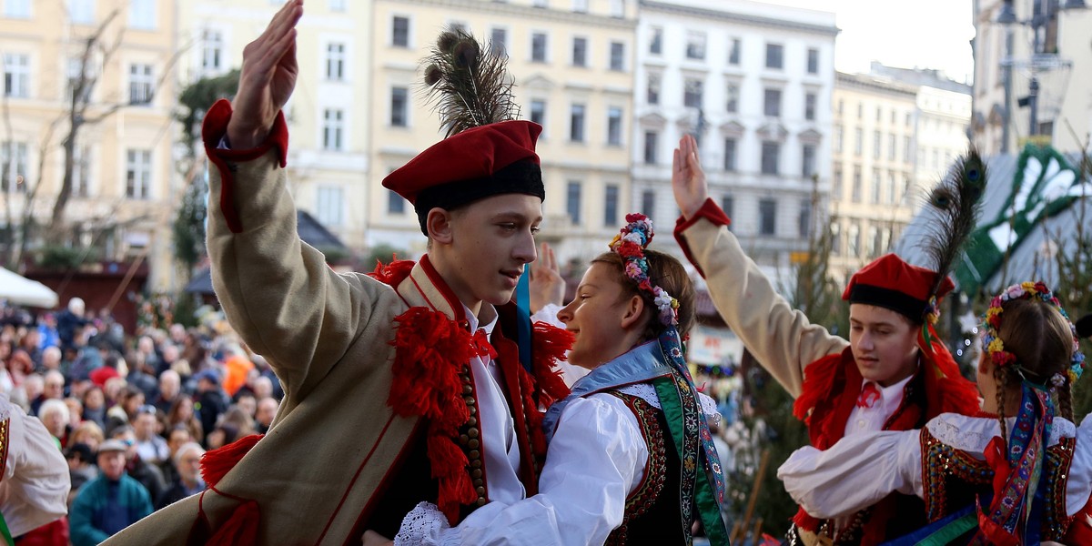 Świąteczne mosty między miastami