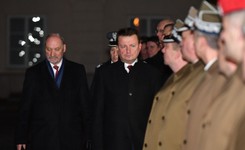 Macierewicz pożegnał się z MON. 'Stworzenie WOT uczyniło polską armię kompletną'