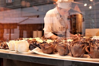 Ciastko zjedzone na miejscu ma wyższą stawkę niż zapakowane do torby