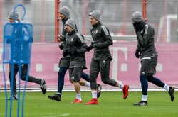 Robert Lewandowski nie potrafi rysować. Zobacz jego bazgroły [WIDEO]