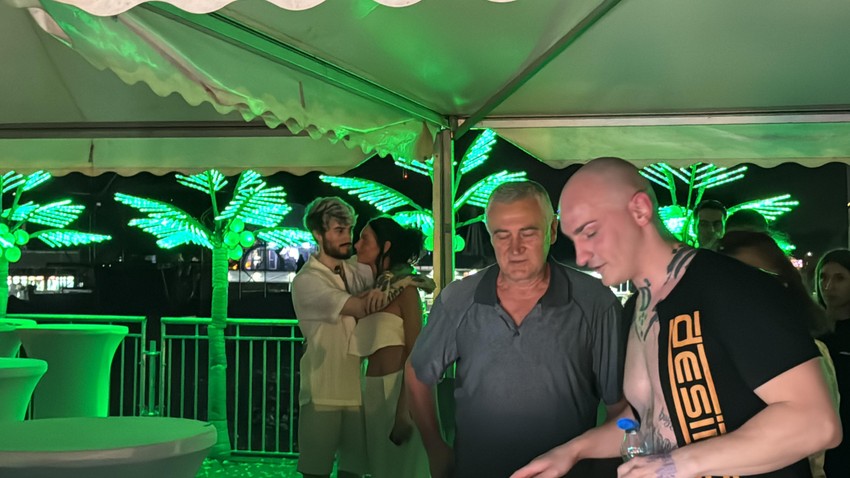 Desingerica sa roditeljima prvi put u javnosti