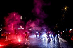 Samochód wjechał w tłum ludzi w Paryżu. Trzy osoby ranne, w tym jedna ciężko