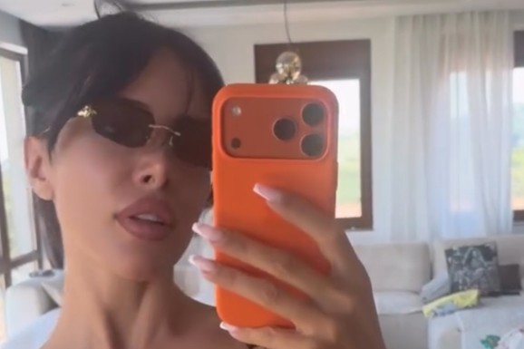 OD BAZENA I SPA CENTRA DO PRIVATNOG IGRALIŠTA Zavirite u luksuznu vilu Aleksandre Subotić kraj Novog Sada, Peca i ona napravili pravi raj na zemlji (VIDEO)