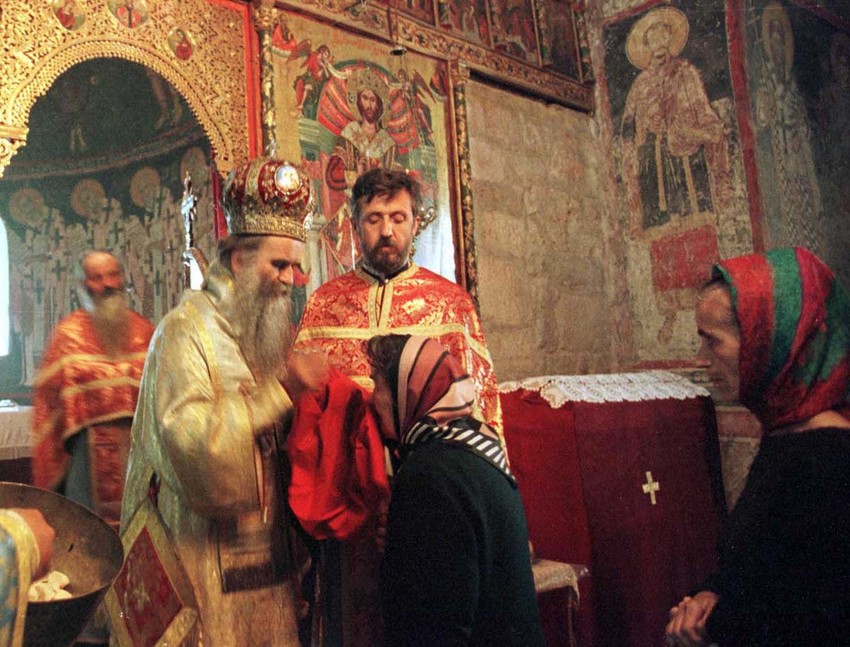 Amfilohije Radović, jun 1999, Peć 