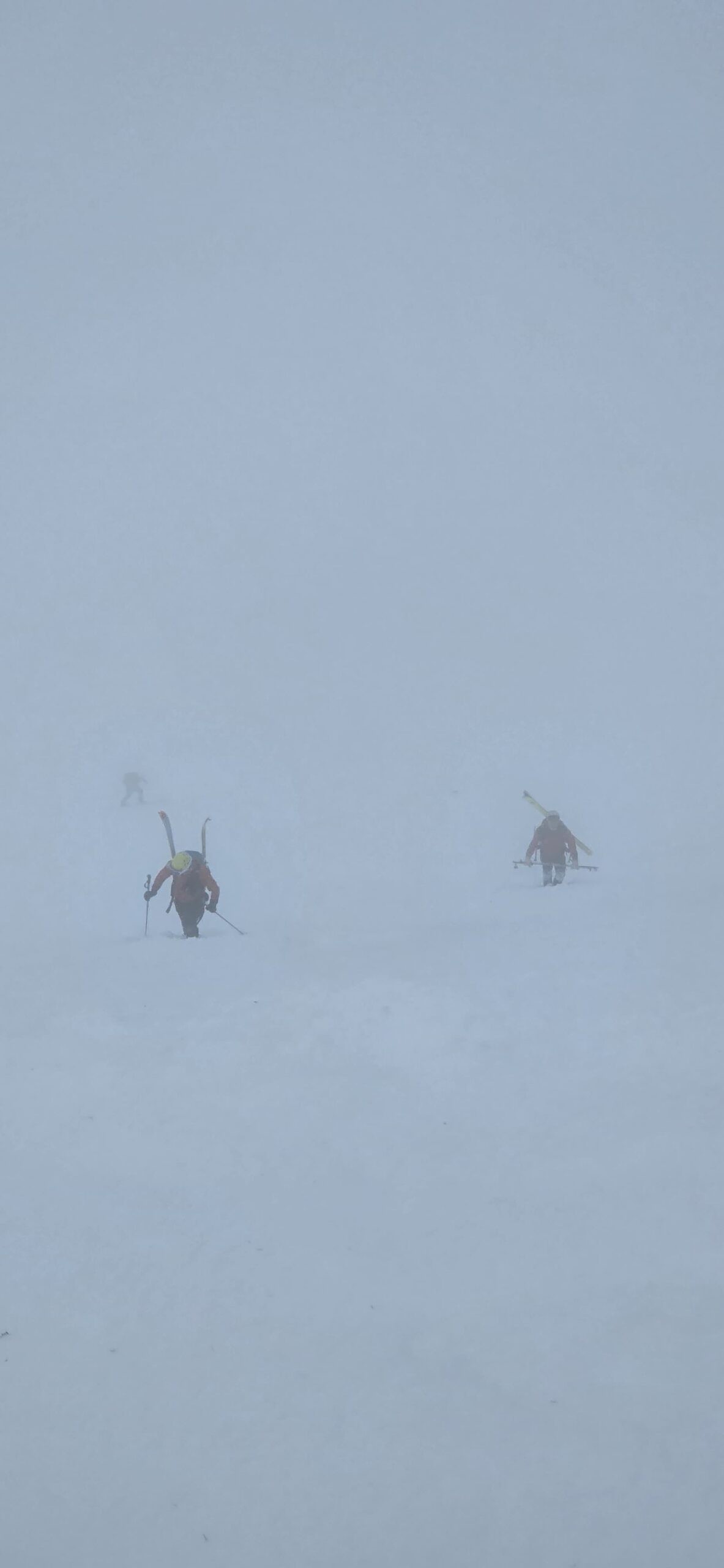 Horskí záchranári pomáhali uviaznutému snowboardistovi pod Salatínom.