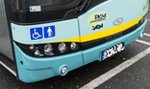 Chciał tylko dostać się do autobusu. Tak kierowca zachował się wobec niepełnosprawnego mężczyzny