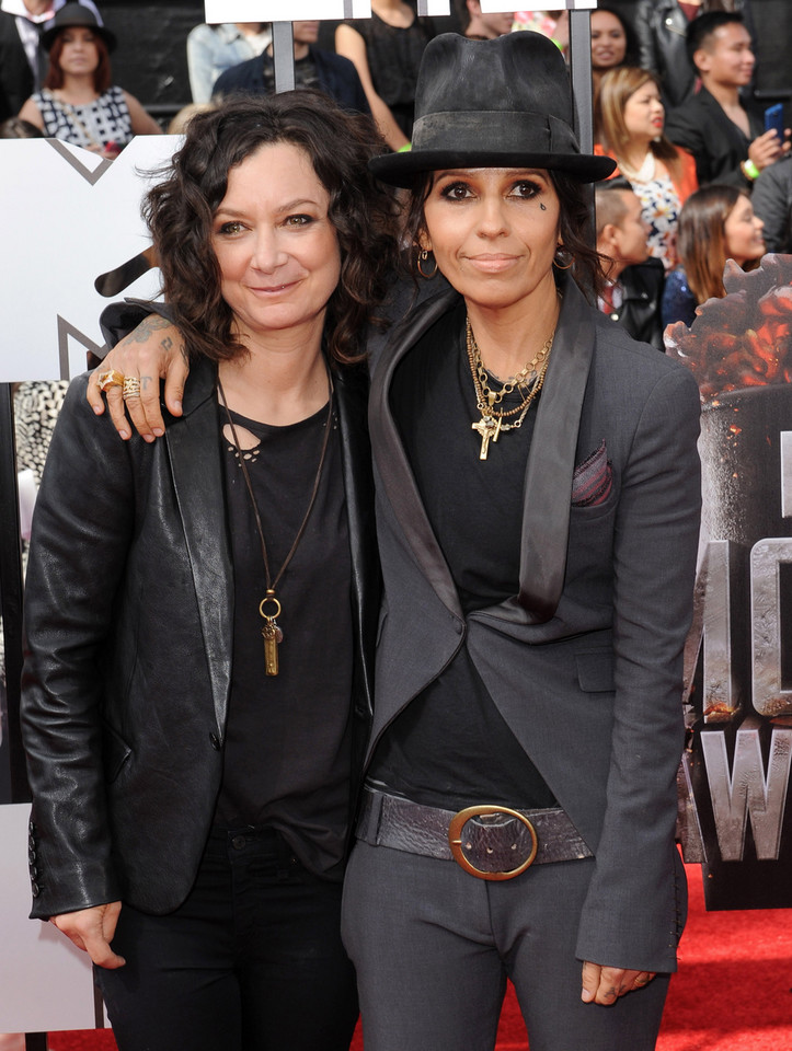  Sara Gilbert i Linda Perry