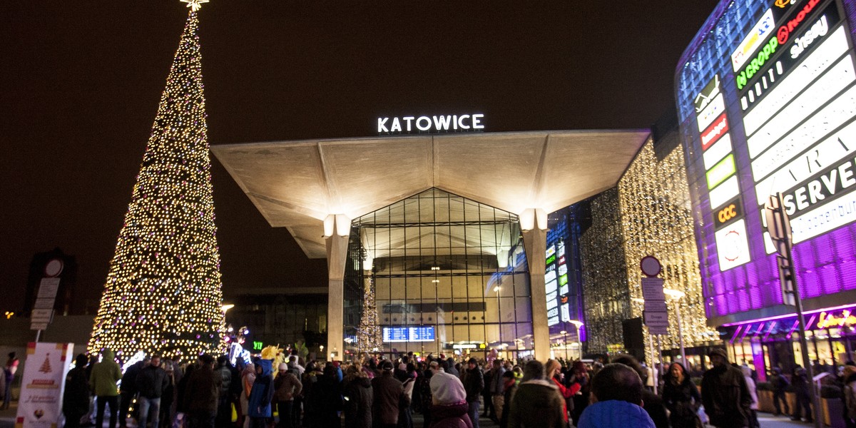 Katowice. Choinka przy Galerii Katowickiej 