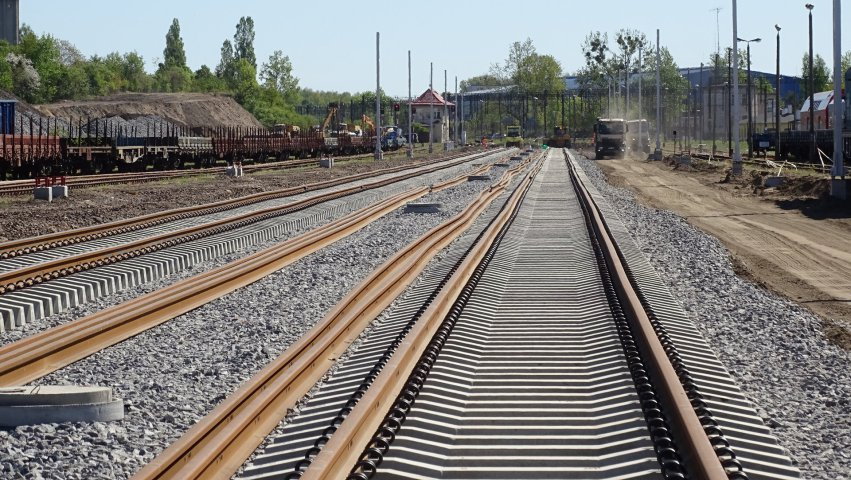 Na stacji Olsztyn Główny powstaje nowy peron i tunel na Zatorze [ZDJĘCIA]