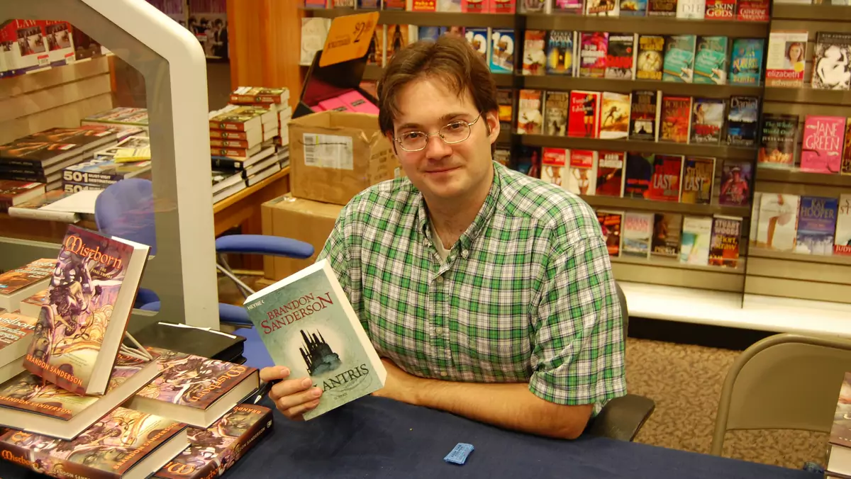 Brandon Sanderson