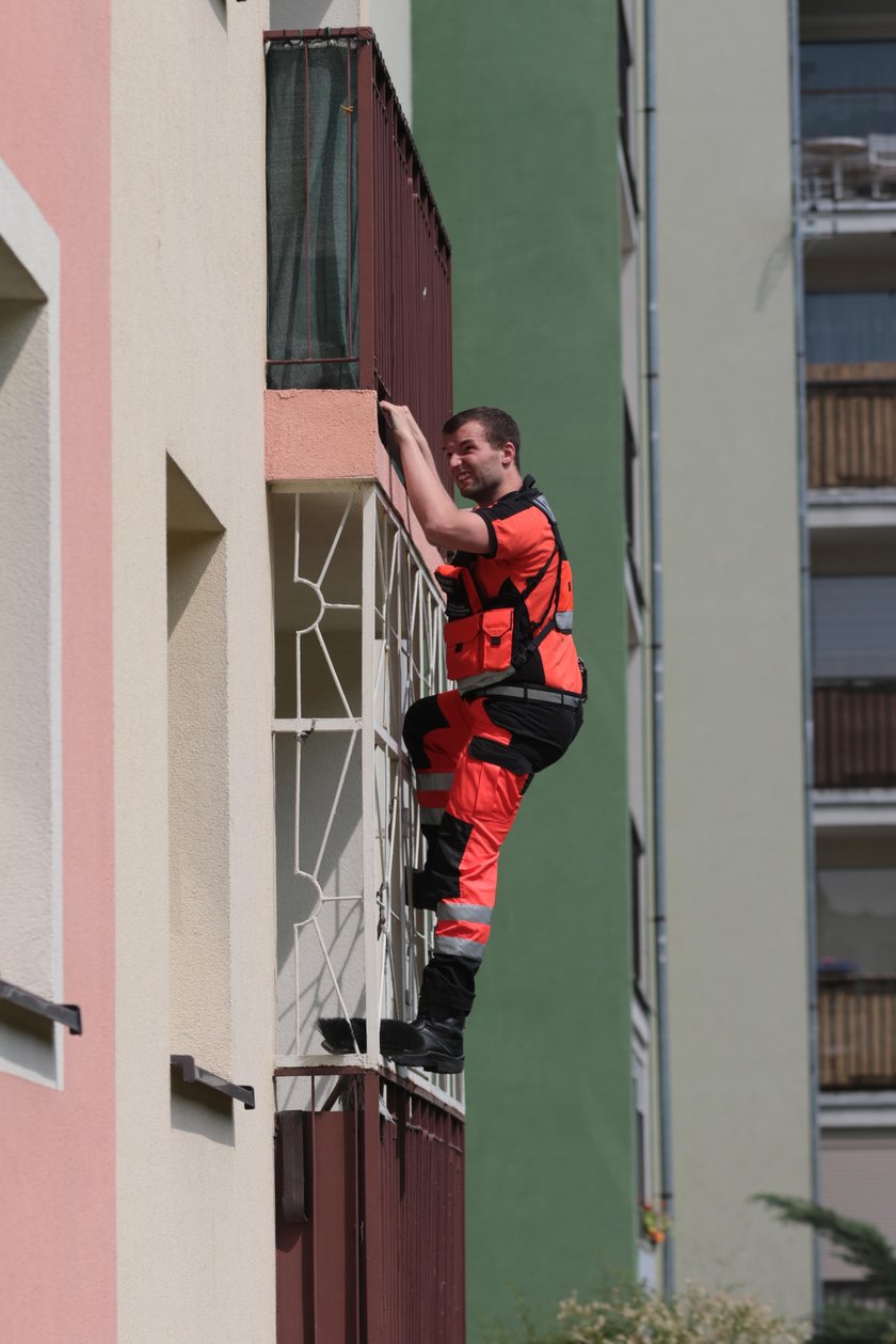 Lekarz wszedł na pierwsze piętro