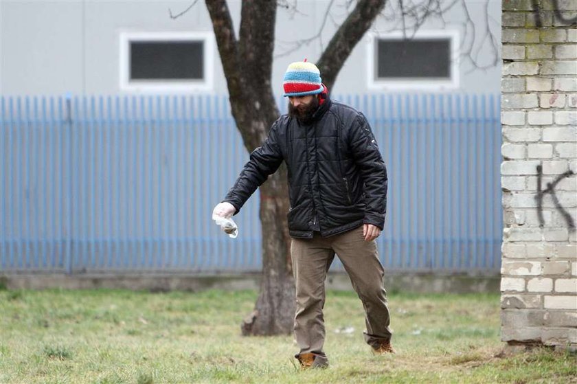 Polski aktor i kupka. Psia. Posprzątał czy nie? Sprawdź!