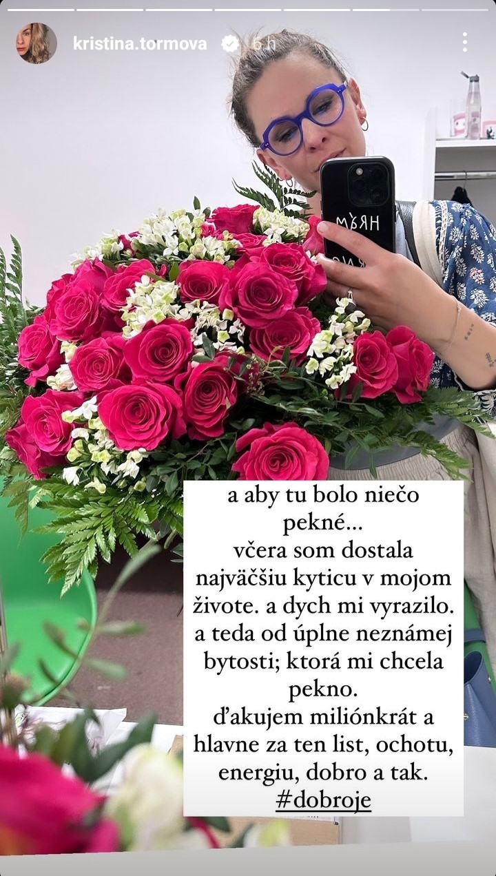 Kristína Tormová dostala od neznámej ženy kyticu.