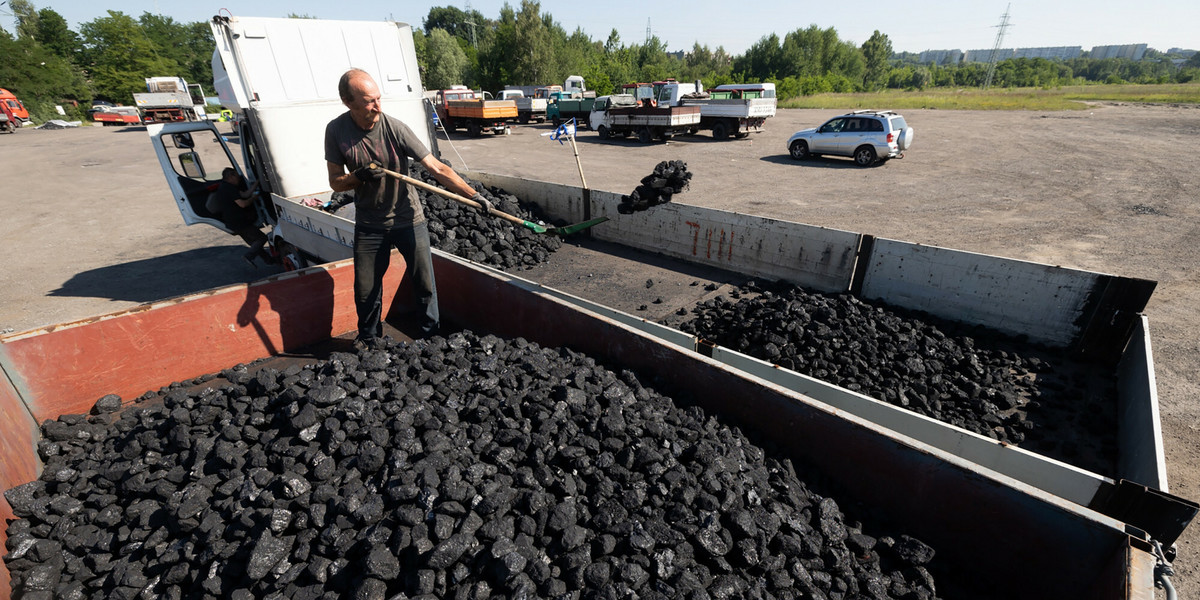 Członkowie gospodarstwa domowego będą mogli kupić maksymalnie trzy tony węgla po cenie 996 zł 60 gr