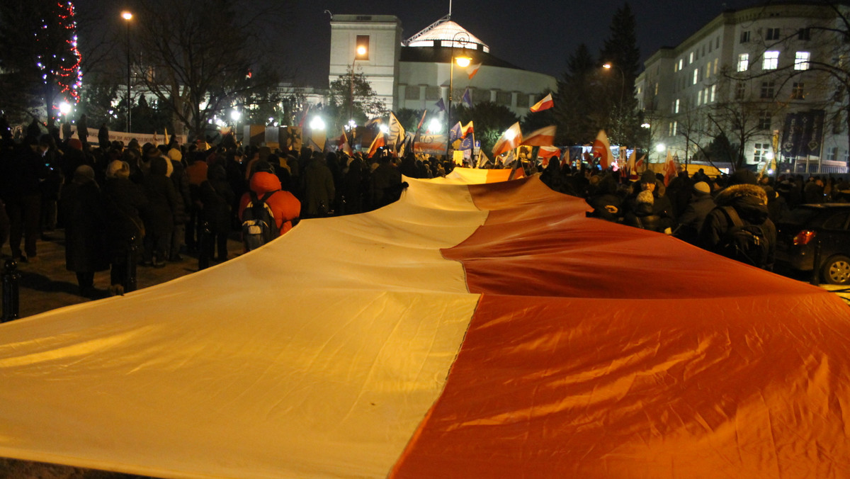 Manifestacja KOD przed Sejmem