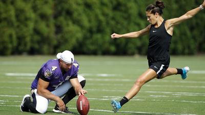 Carli Lloyd kick