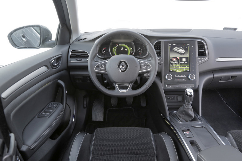 Renault Mégane GrandCoupé 1.5 dCi Co się kryje za ładną