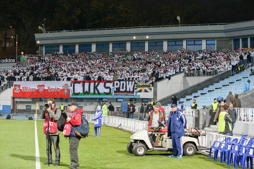 Wywieszenie kontrowersyjnej flagi na meczu z Metalistem może kosztować Legię walkower?