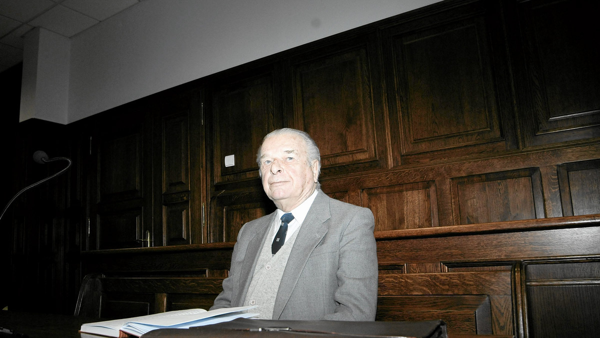 Wyrok skazujący gen. Czesława Kiszczaka w sprawie wprowadzenia stanu wojennego na dwa lata więzienia w zawieszeniu był wydany prawidłowo – orzekł Sąd Najwyższy, oddalając kasację obrony.
