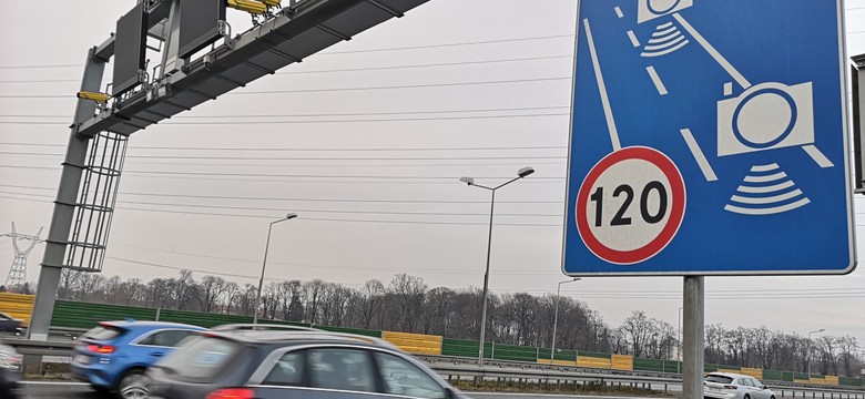 Odcinkowy pomiar prędkości zaskoczy na autostradach! Oto 39 NOWYCH lokalizacji