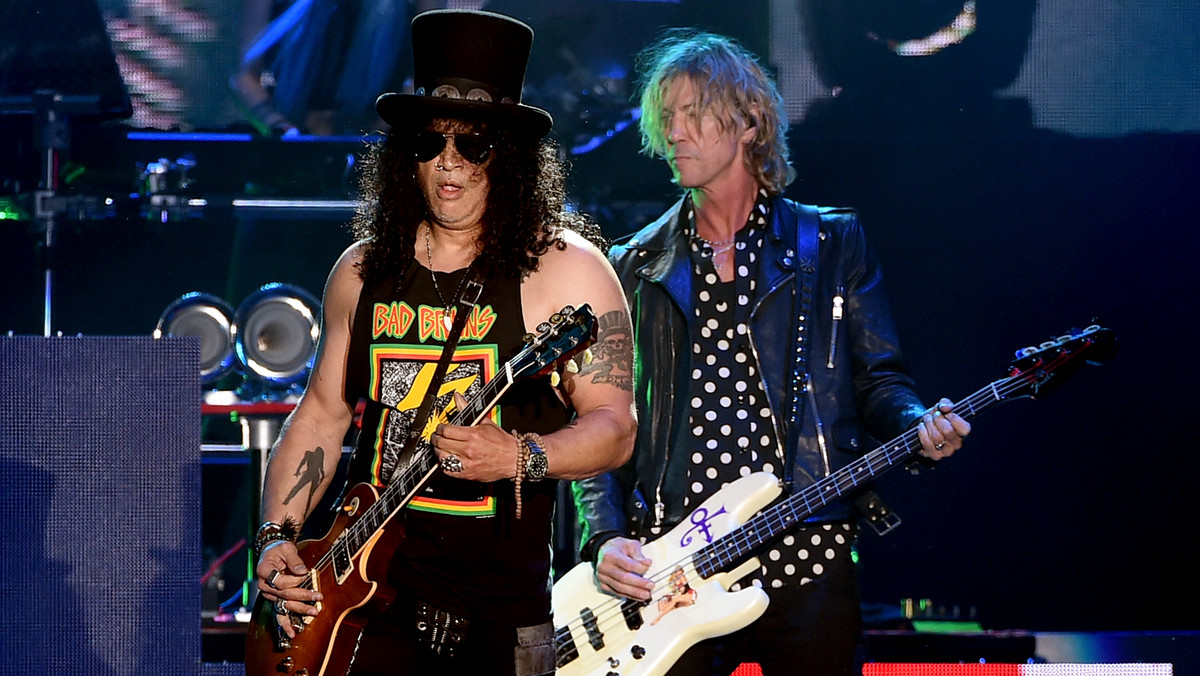 Na 14 czerwca wydawnictwo In Rock zaplanowało premierę książki "Ostatni giganci z rockowej dżungli", czyli biografii Guns N' Roses. Autorem pozycji jest jeden z najbardziej rozpoznawalnych dziennikarzy muzycznych – Mick Wall. Poniżej możecie zapoznać się z fragmentem pierwszego rozdziału książki. Przypomnijmy, że Guns N' Roses wystąpią 20 czerwca na Energa Stadion w Gdańsku.