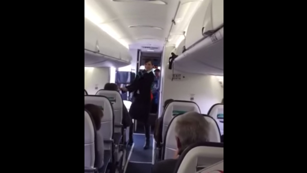 Nowym hitem internetu stał się filmik przedstawiający stewardessę tańczącą dla pasażerów do utworu "Uptown Funk". Wideo w ciągu kilku dni obejrzało kilka milionów ludzi.