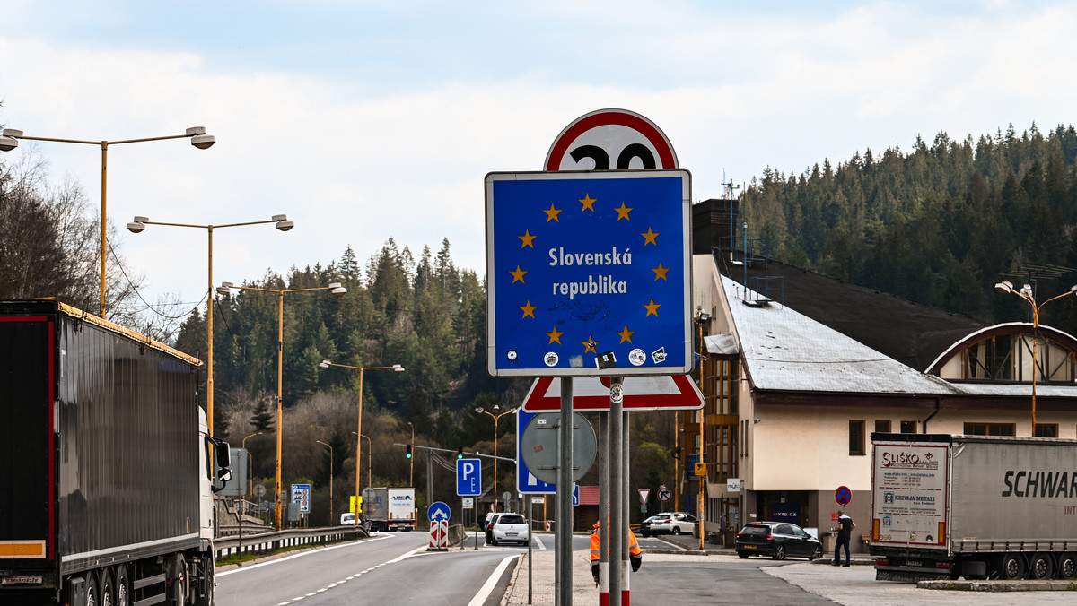Czechy wprowadzają kontrole graniczne ze Słowacją