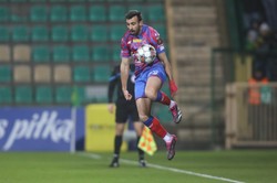 Raków Częstochowa wykupił Stratosa Svarnasa z AEK Ateny