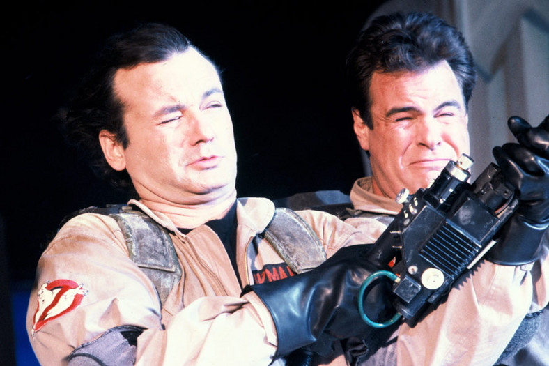 Bill Murray jako dr Peter Venkman i Dan Aykroyd jako dr Raymond Stantz w filmie "Pogromcy duchów" (1984)