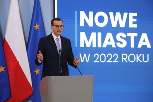Premier wręczył nadania praw miejskich 10 miejscowościom. "Wzrost aspiracji, ambicji lokalnych społeczności"