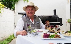 Robert Makłowicz wraca na ekrany. Tym razem wyruszy w kulinarną podróż po Polsce