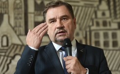 Piotr Duda bije w imigrantów zarobkowych: Dziwne agencje przerzucają ich do Polski. Jak działa Uber, jak Amazon?