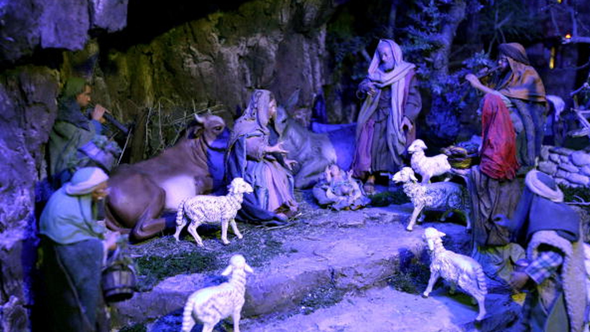 "U początku zaistnienia Jezusa w łonie Matki stoi nie tylko i nie przede wszystkim człowiek, ale Bóg". O. Wacław Oszajca wyjaśnia na czym polega dzieło i tajemnica Narodzenia Pańskiego.