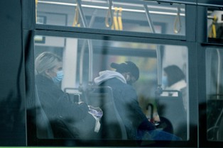 Między normalnością nową a zwykłą. Luzować czy zaostrzać ograniczenia? [SONDAŻ]