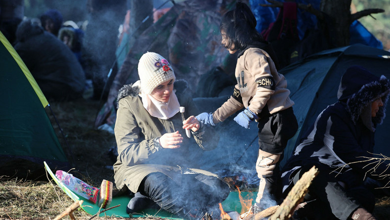 Akcja "Zupa na granicę". Ludzie z całej Polski gotują dla migrantów i wolontariuszy