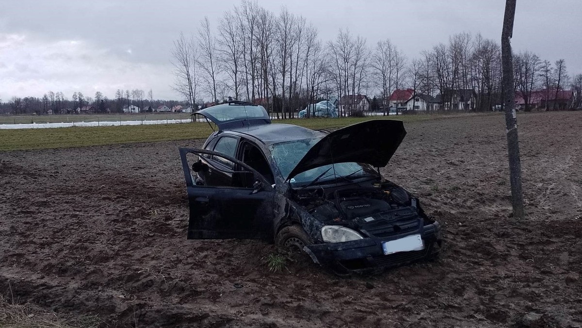 Dostali zgłoszenie o porzuconym wraku. Niedaleko leżały zwłoki