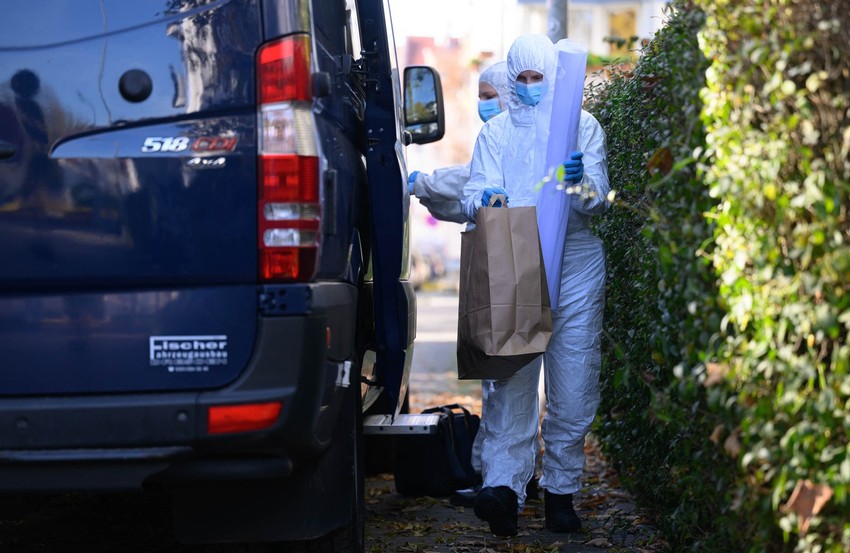 Policija iz stana iznela dokaze