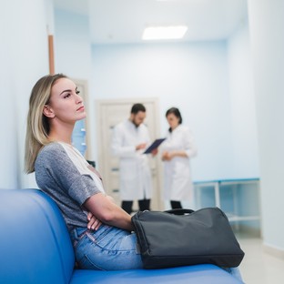 Két évet is tölthet várólistán, mielőtt megműtenék