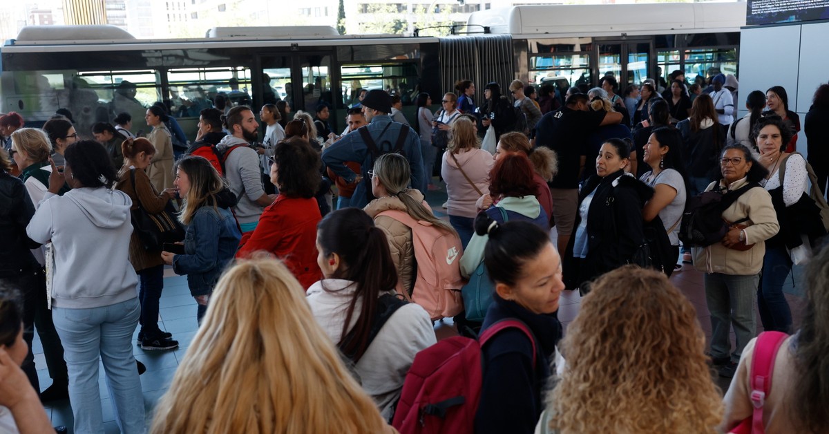 Massive power outage in Spain and Portugal. "We lost 15 GW of power in the strategy   in 5 seconds"