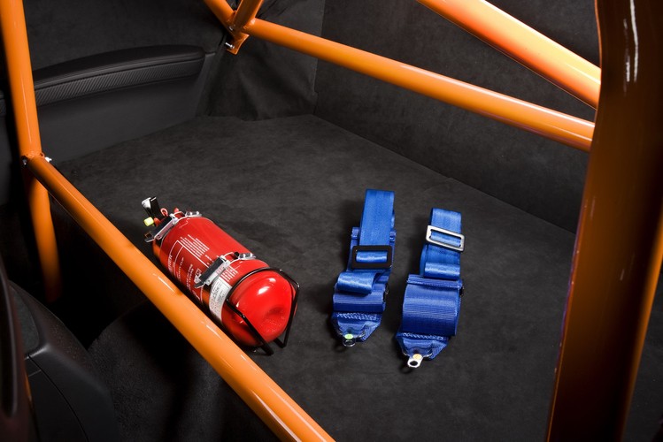 Nawet tylna kanapa poszła na śmietnik