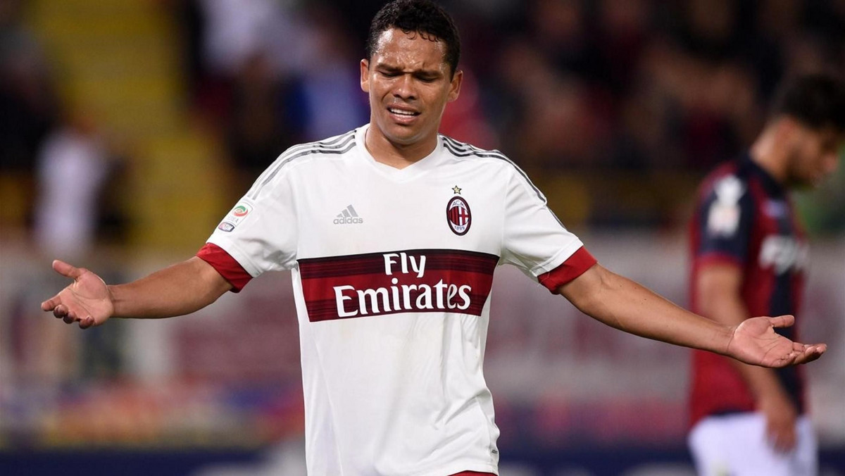 Jak podało Sky Sports, Carlos Bacca ma spotkać się z działaczami West Hamu United i porozmawiać o potencjalnym transferze do klubu ze wschodniego Londynu. Kolumbijczyk ma ogromne oczekiwania finansowe i chce w nowym miejscu pracy zarabiać 120 tysięcy funtów tygodniowo. Tyle samo co najlepiej opłacany w klubie Dimitri Payet.