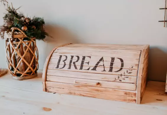 Przechowywanie pieczywa — w chlebaku dłużej zachowa świeżość. Jaki wybrać?