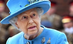 Niemiecka gazeta ujawnia 'Paradise Papers'. Elżbieta II, Bono, Madonna zamieszani w skandal