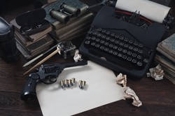 QUIZ dla wytrawnych bibliofilów. Kryminalne przeboje PRL, czyli serie "z kluczykiem" i "z jamnikiem". 10/10 to cud