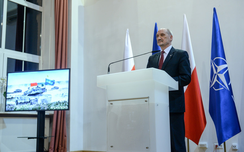 Macierewicz o Smoleńsku: Ta tragedia zjednoczyła wszystkich Polaków