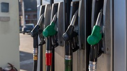 nowe przepisy o cenach paliw wchodzą w życie. będzie cena maksymalna i niższa akcyza