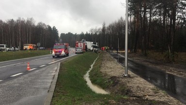 Zderzenie osobówki z ciężarówką koło Kolbuszowej. Nie żyją dwie osoby