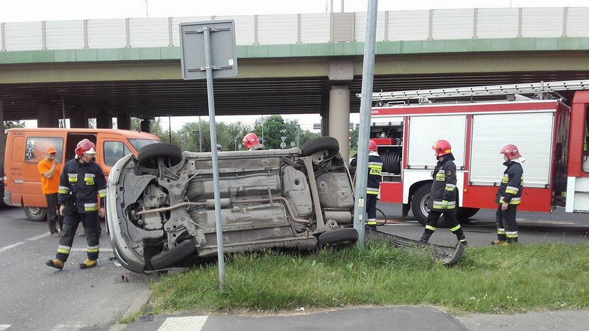 Do wypadku z udziałem dwóch aut doszło na skrzyżowaniu ulic Dolna Wilda i Hetmańska. W stłuczce ucierpiała jedna osoba, ruch w miejscu zdarzenia jest utrudniony.